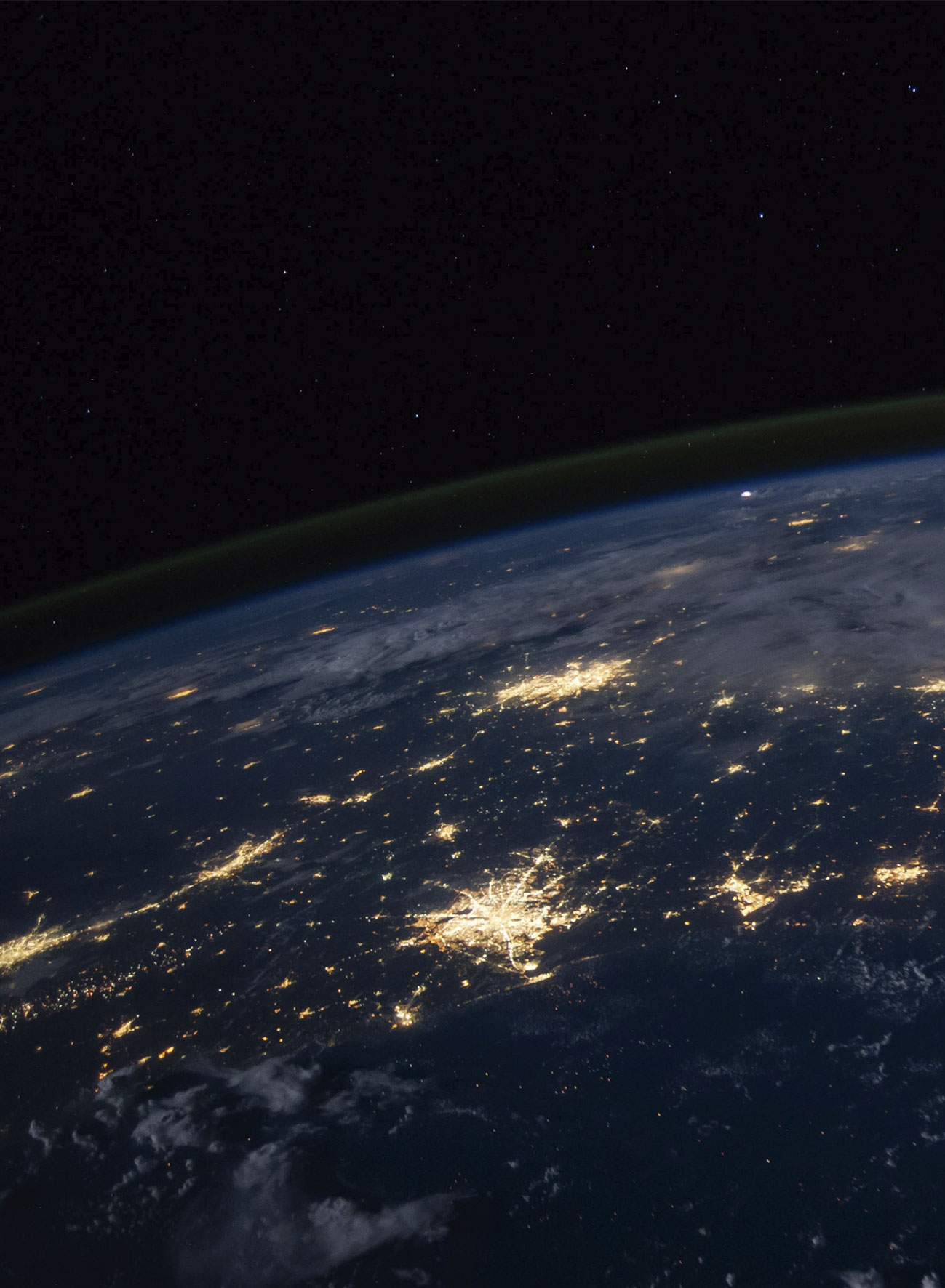 Imagem da Terra vista do espaço simbolizando a presença da SPIC no mundo
